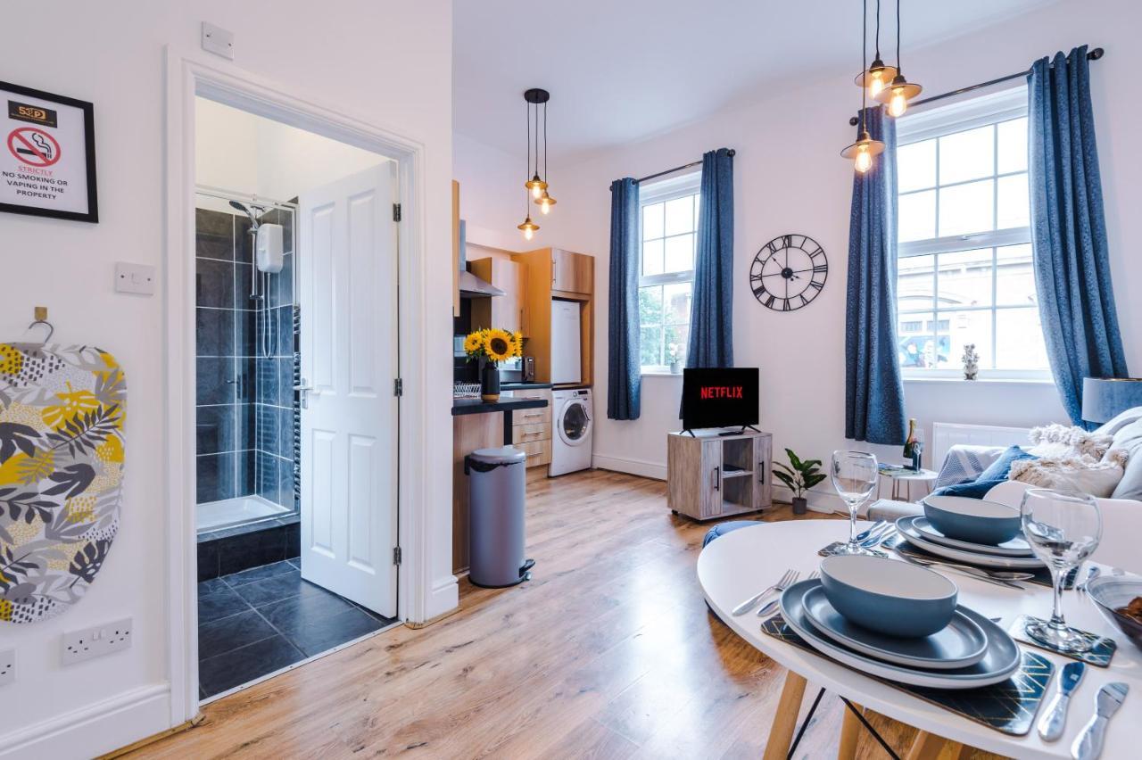 Bright 1-Bed Apartment In Chester By 53 Degrees Property, Ideal For Professionals & Couples, Great Location - Sleeps 4 Exterior photo